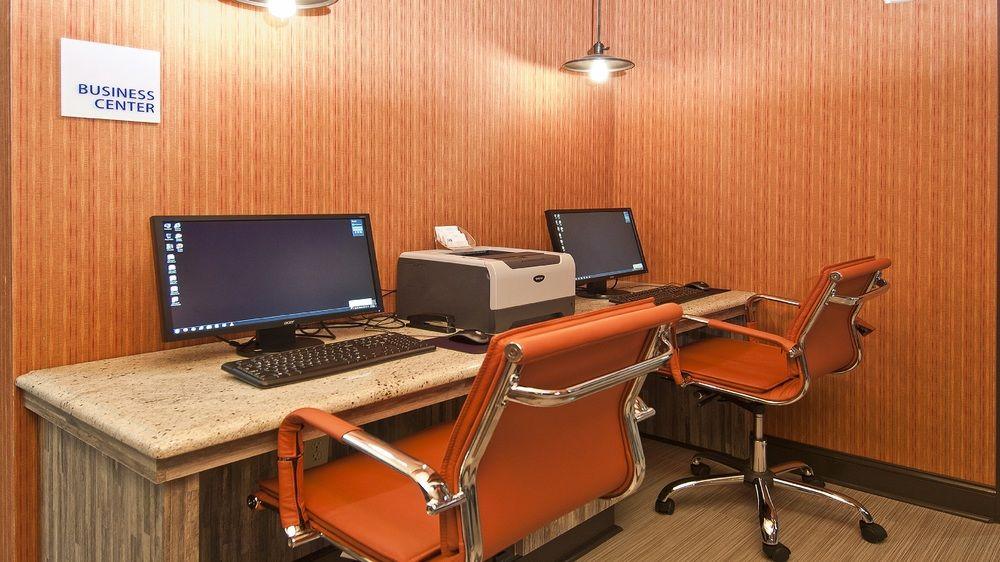 Holiday Inn Express Hotel & Suites Olive Branch By Ihg Bagian luar foto