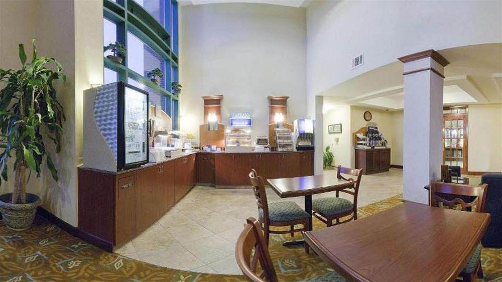 Holiday Inn Express Hotel & Suites Olive Branch By Ihg Bagian luar foto