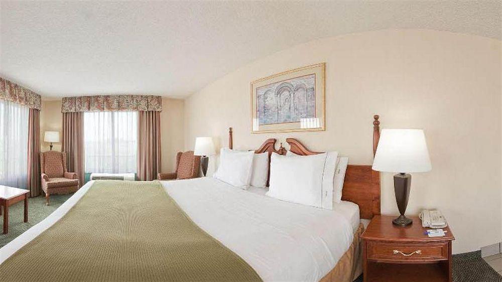 Holiday Inn Express Hotel & Suites Olive Branch By Ihg Bagian luar foto