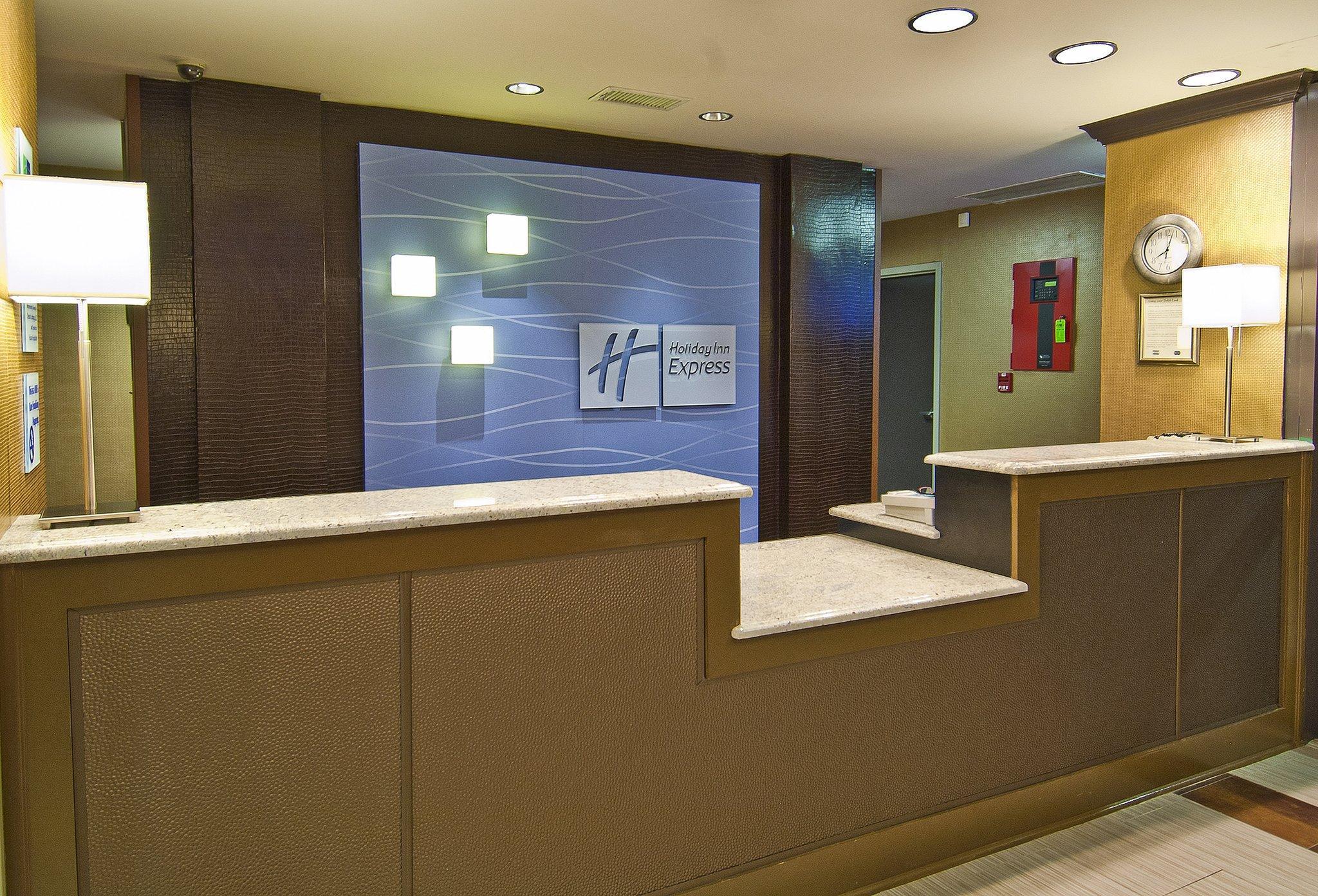 Holiday Inn Express Hotel & Suites Olive Branch By Ihg Bagian luar foto