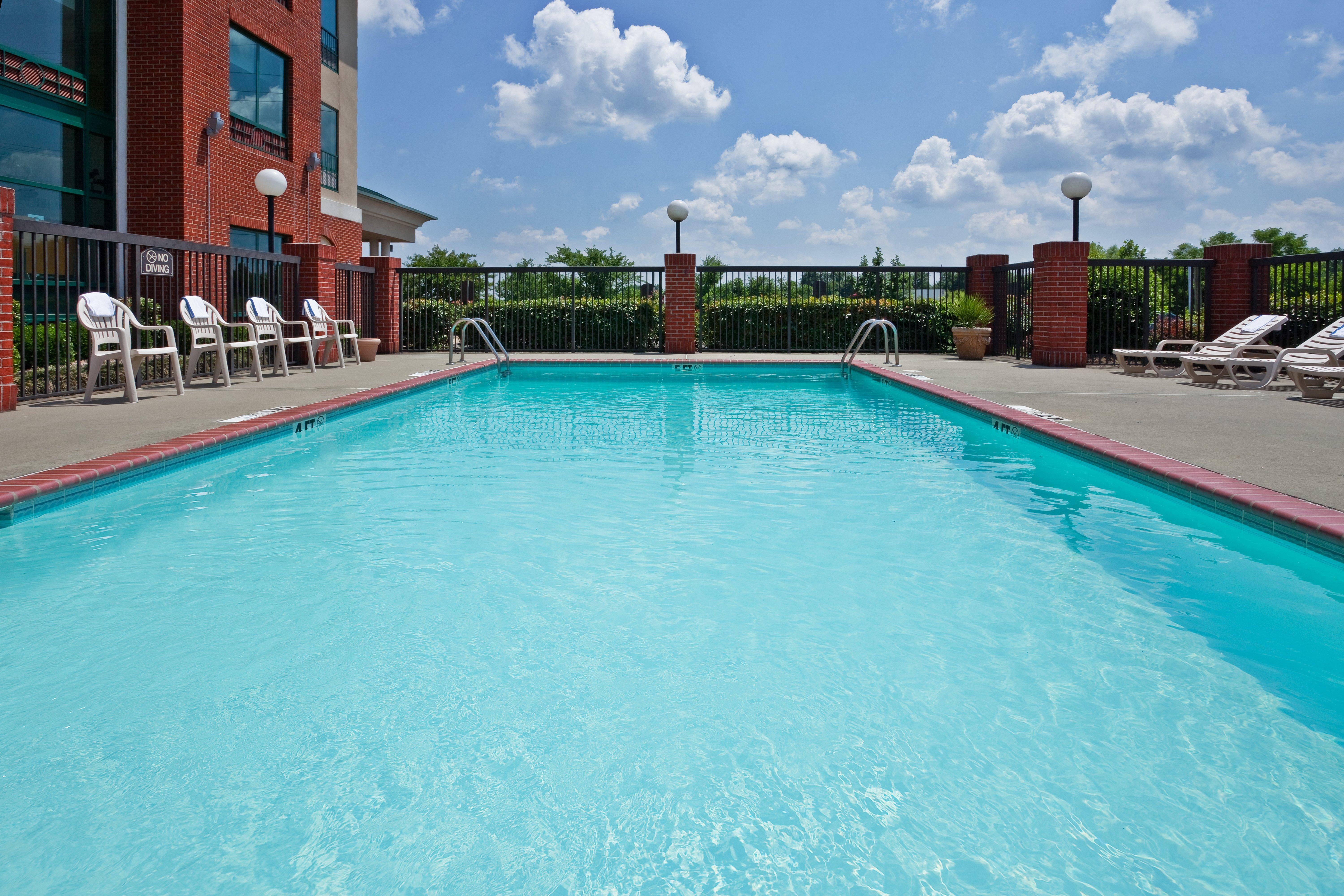 Holiday Inn Express Hotel & Suites Olive Branch By Ihg Bagian luar foto