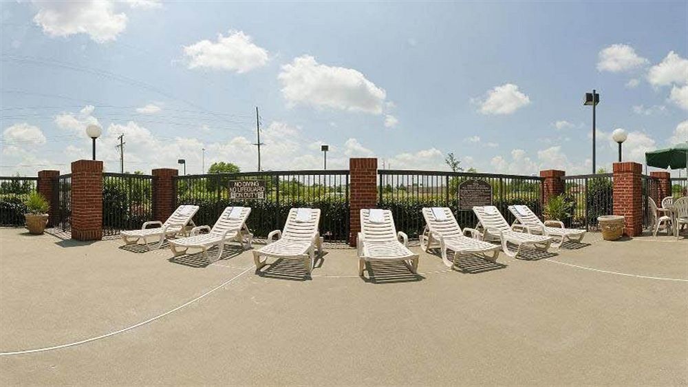 Holiday Inn Express Hotel & Suites Olive Branch By Ihg Bagian luar foto
