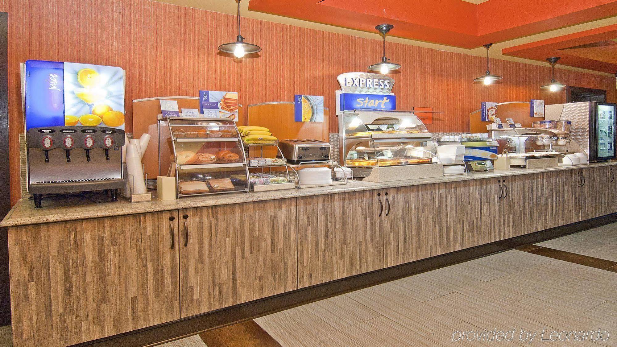 Holiday Inn Express Hotel & Suites Olive Branch By Ihg Bagian luar foto